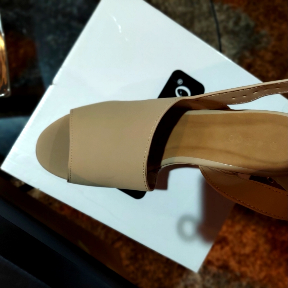 Women's shoes